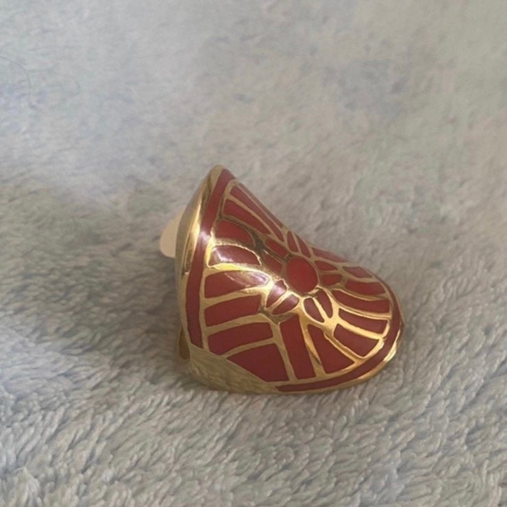 Red ring - Picture 3 of 6